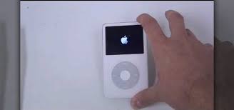 强制重启 iPod 以避免为什么我的 iPod 不断崩溃