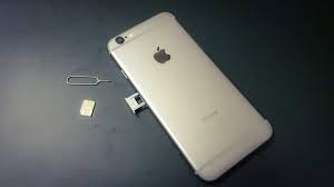 插入 SIM 卡以修复 iPhone 擦除所有内容和设置不起作用